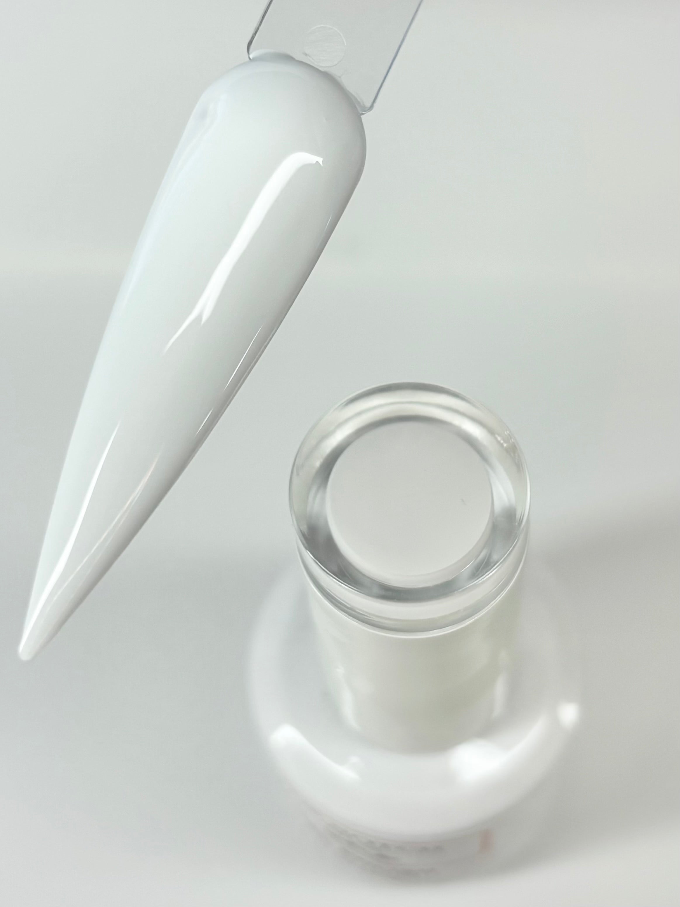 #01 - White Gel Polish